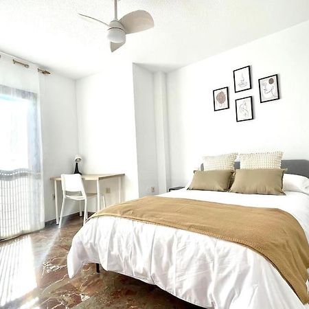Beautiful & Sunny Apartment Малага Екстериор снимка