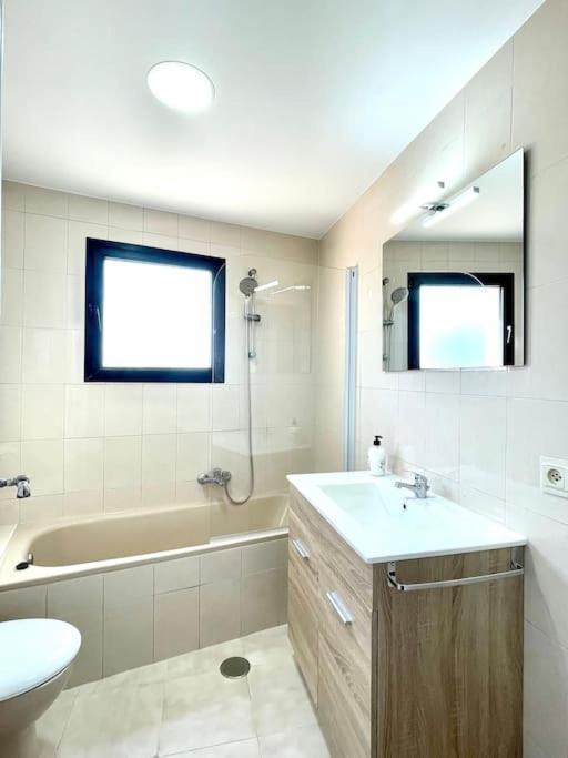 Beautiful & Sunny Apartment Малага Екстериор снимка