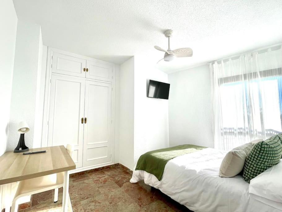 Beautiful & Sunny Apartment Малага Екстериор снимка