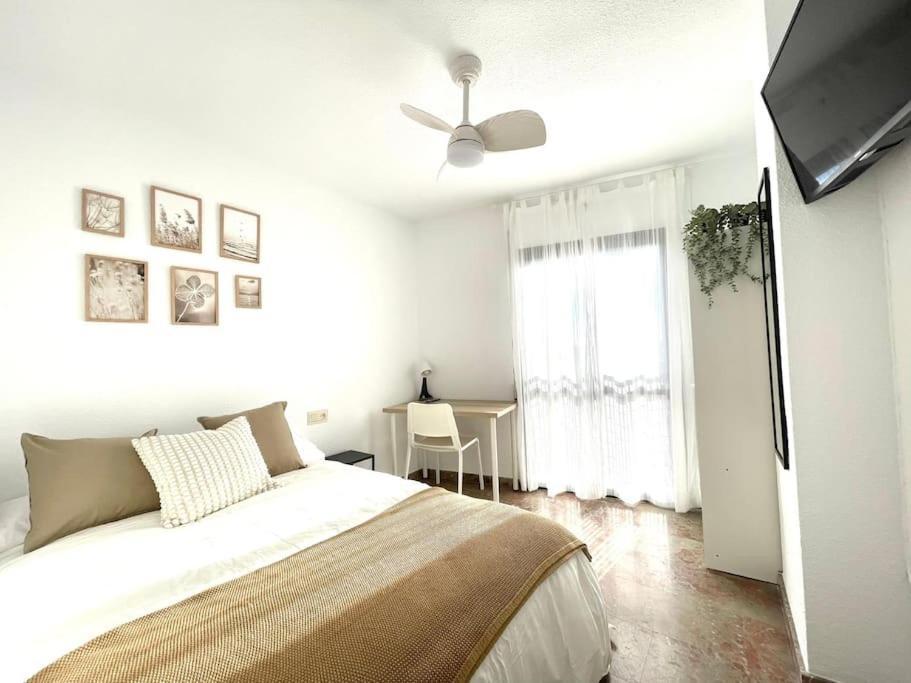 Beautiful & Sunny Apartment Малага Екстериор снимка