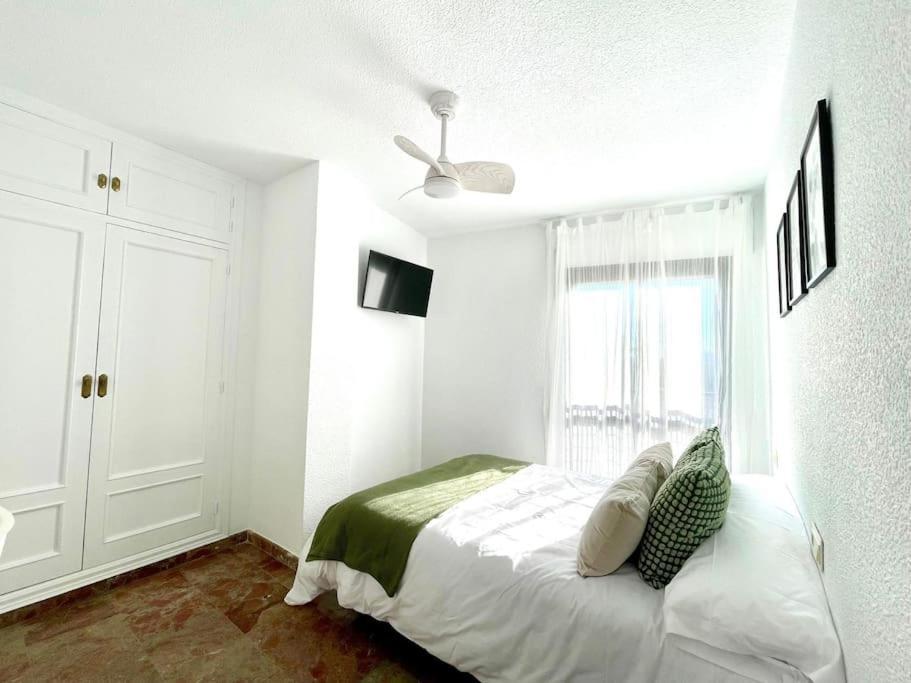 Beautiful & Sunny Apartment Малага Екстериор снимка