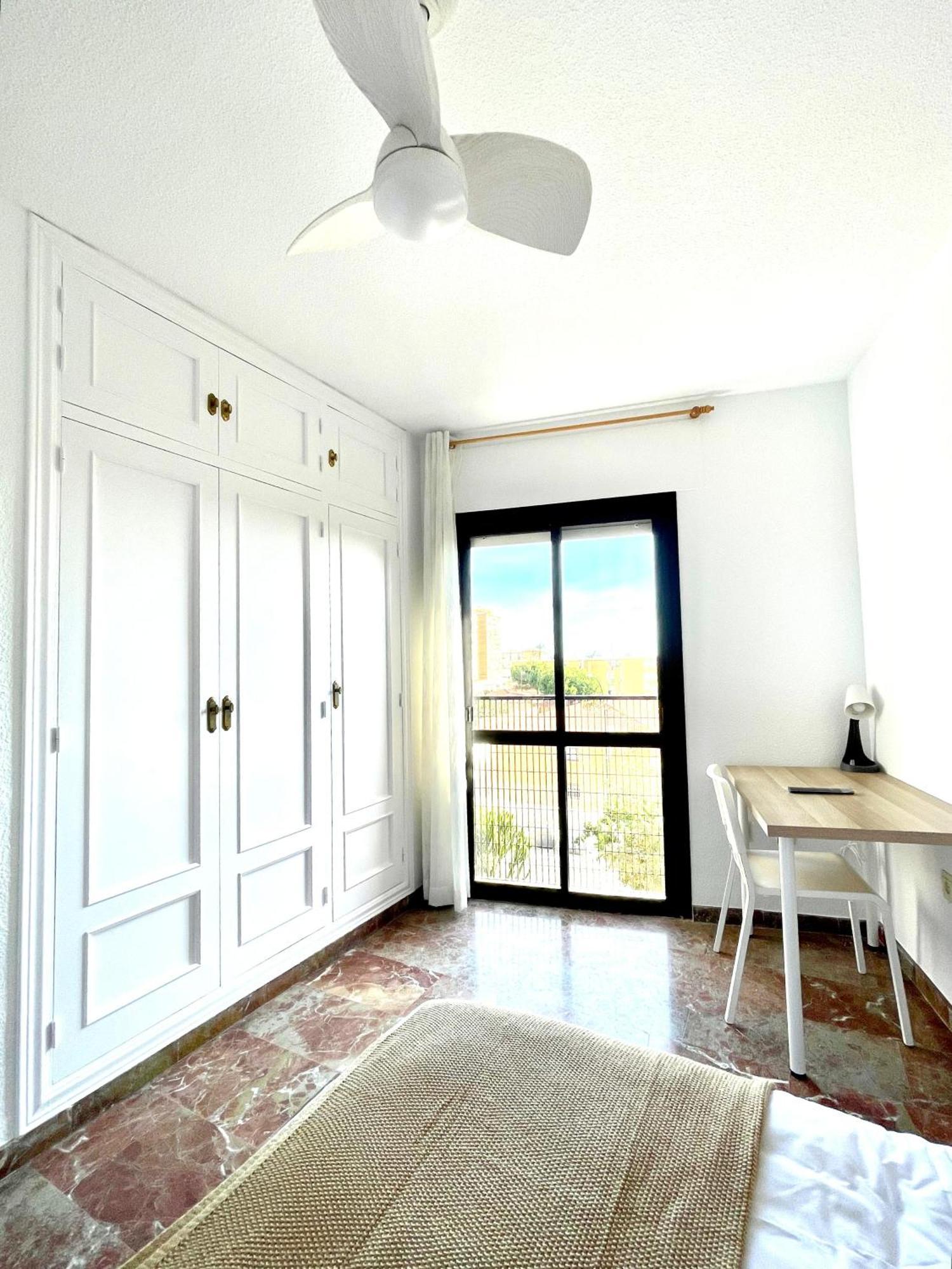 Beautiful & Sunny Apartment Малага Екстериор снимка